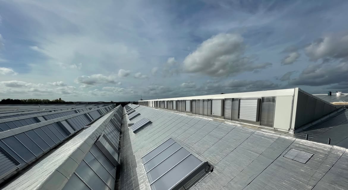 Réfection des sheds verrières avec désenfumage intégré